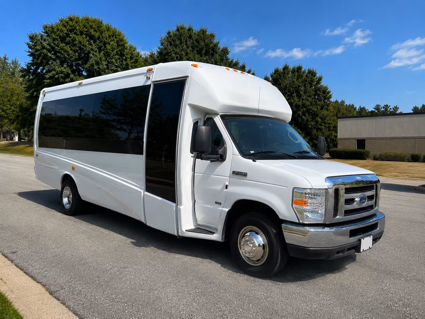 bus rentals for corporate retreats and team building events on the north shore