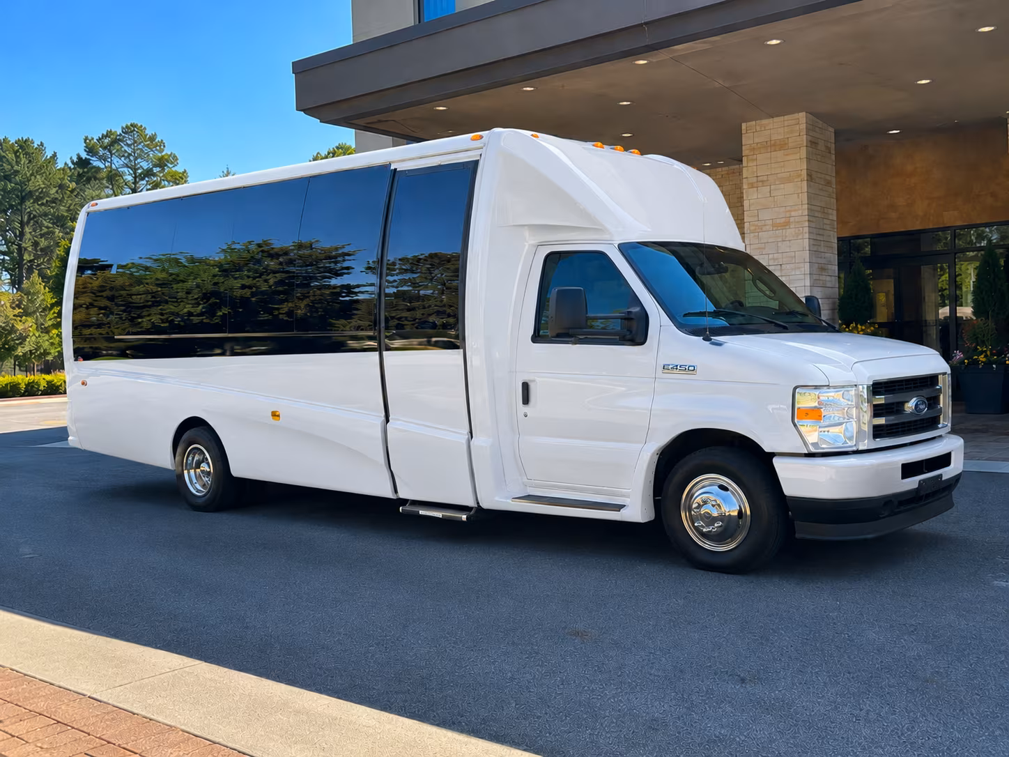 convention and conference shuttle buses from lynn to boston seaport