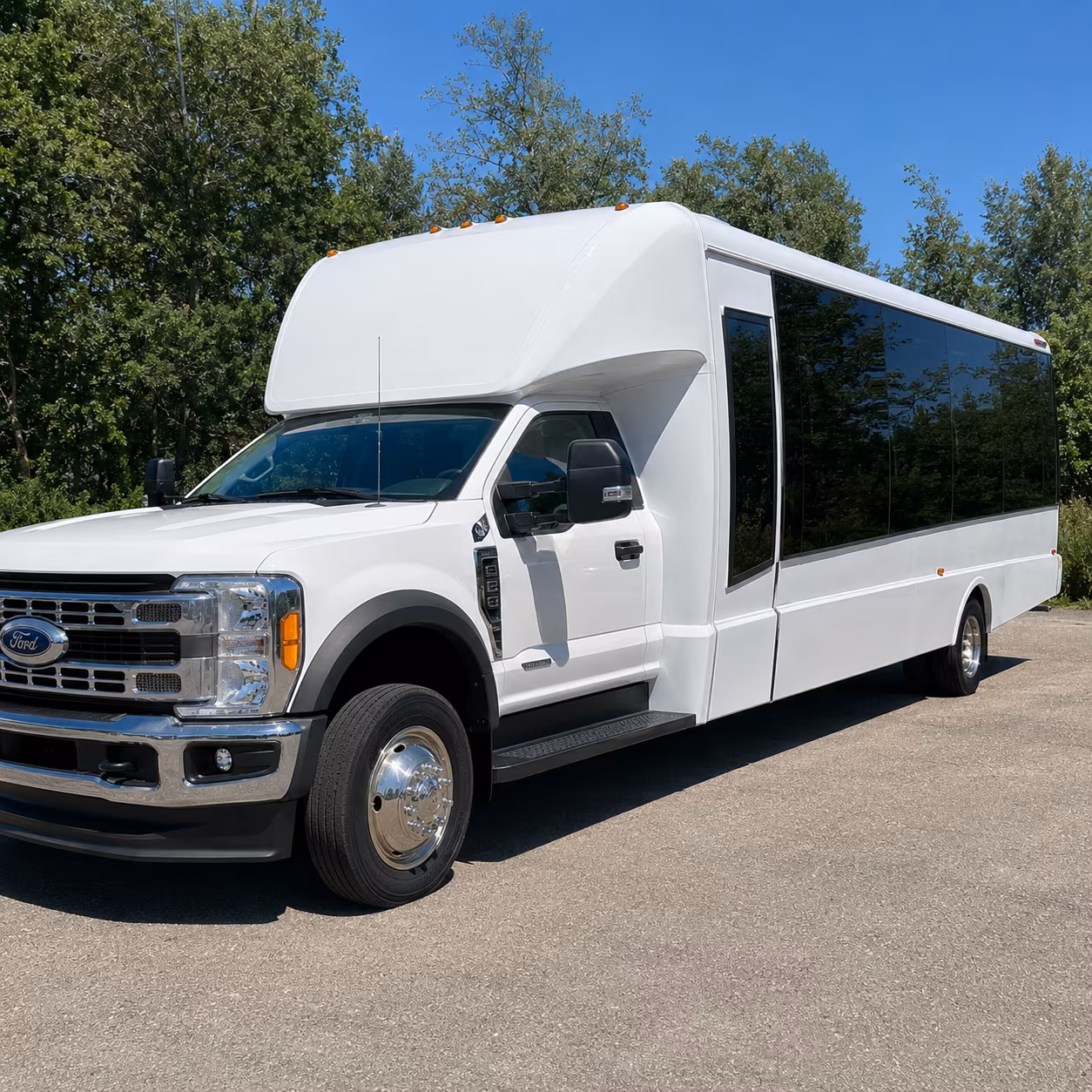 corporate and commuter event buses across greater lynn