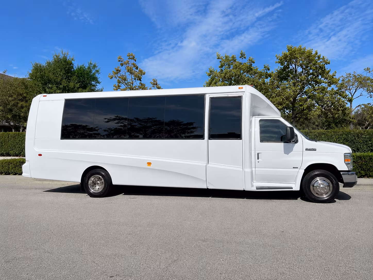 employee shuttle buses for lynn companies and north shore commuters