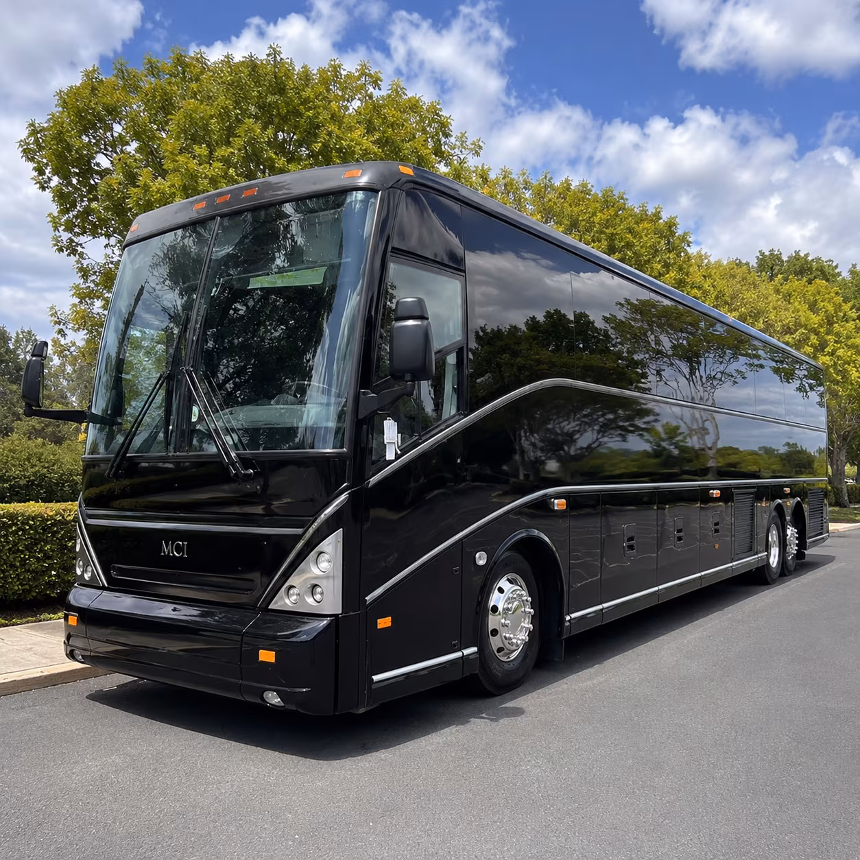 lynn 56 passenger charter bus