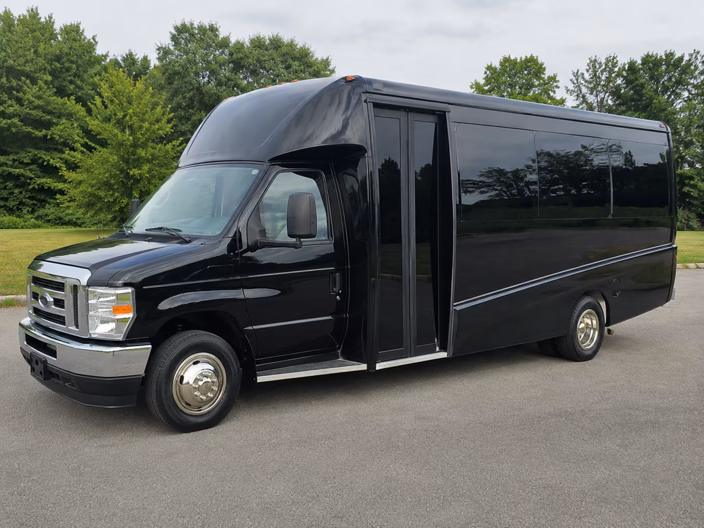 reliable prom night bus rentals across lynn and the north shore