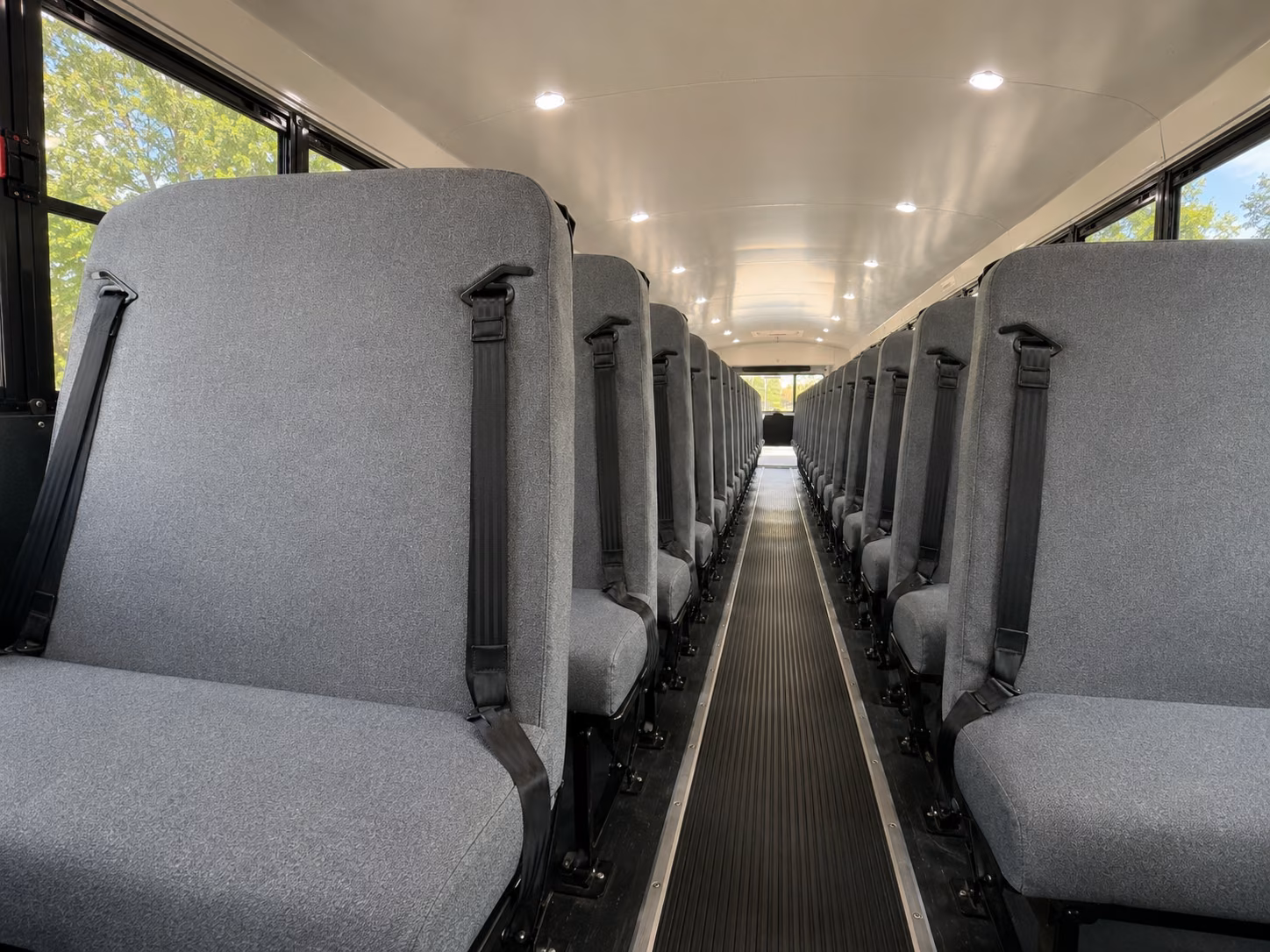 school bus rentals for lynn field trips to aquariums and zoos
